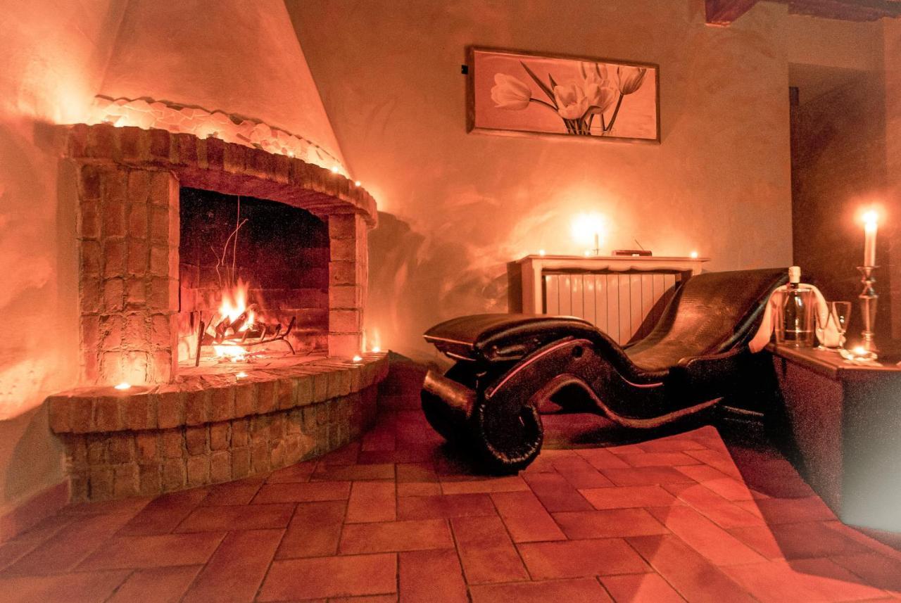 Bed and Breakfast Il Nido D'Amore - Lorenzana Colombaie Zewnętrze zdjęcie