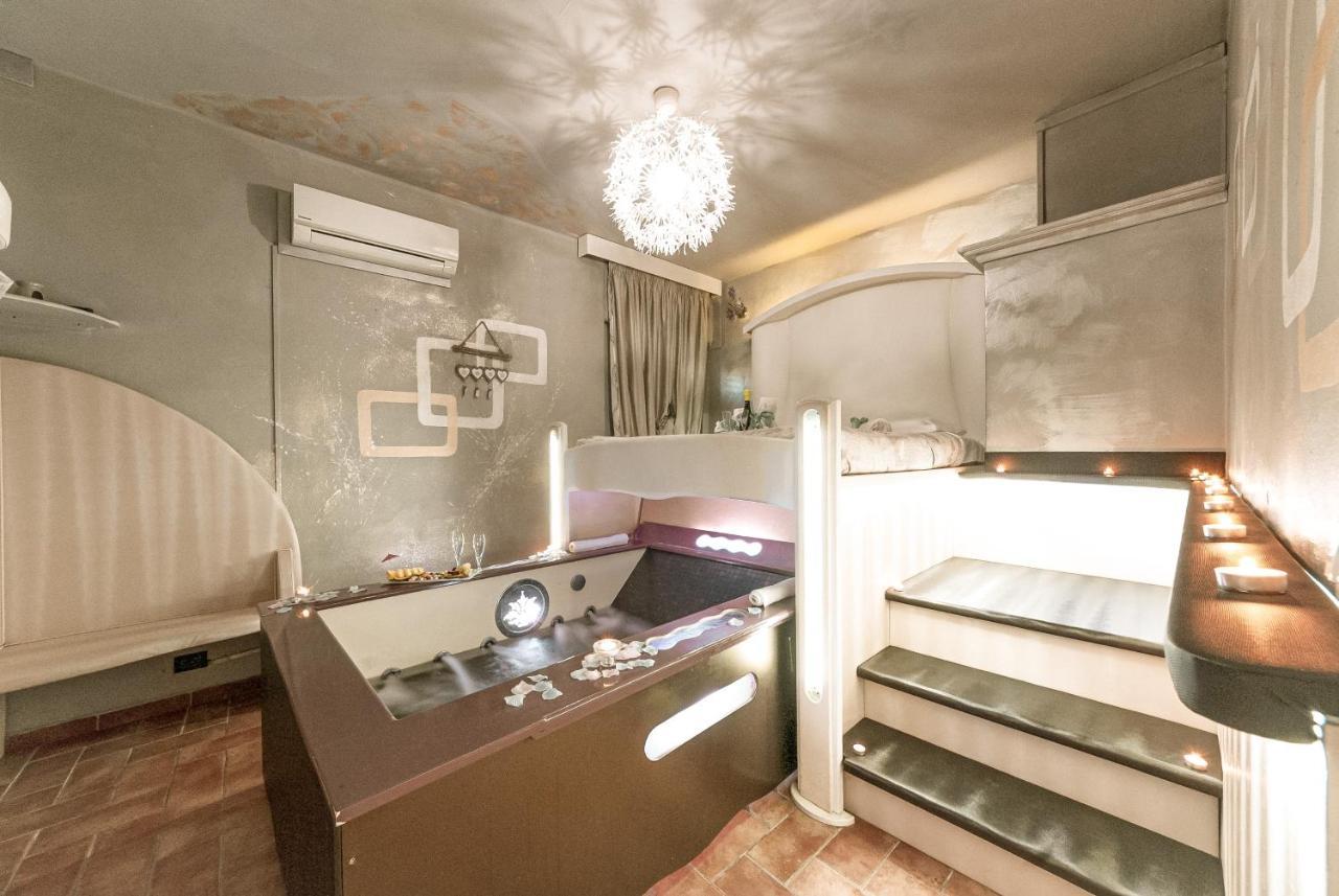 Bed and Breakfast Il Nido D'Amore - Lorenzana Colombaie Zewnętrze zdjęcie