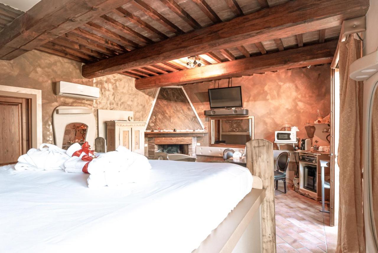 Bed and Breakfast Il Nido D'Amore - Lorenzana Colombaie Zewnętrze zdjęcie
