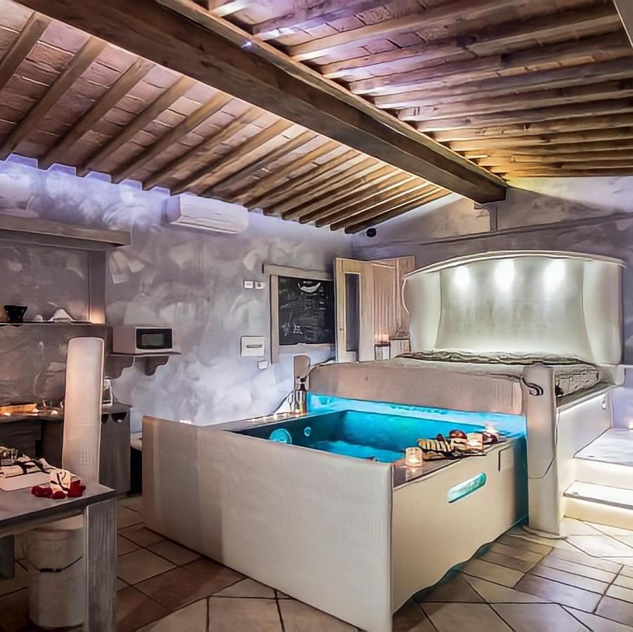 Bed and Breakfast Il Nido D'Amore - Lorenzana Colombaie Zewnętrze zdjęcie