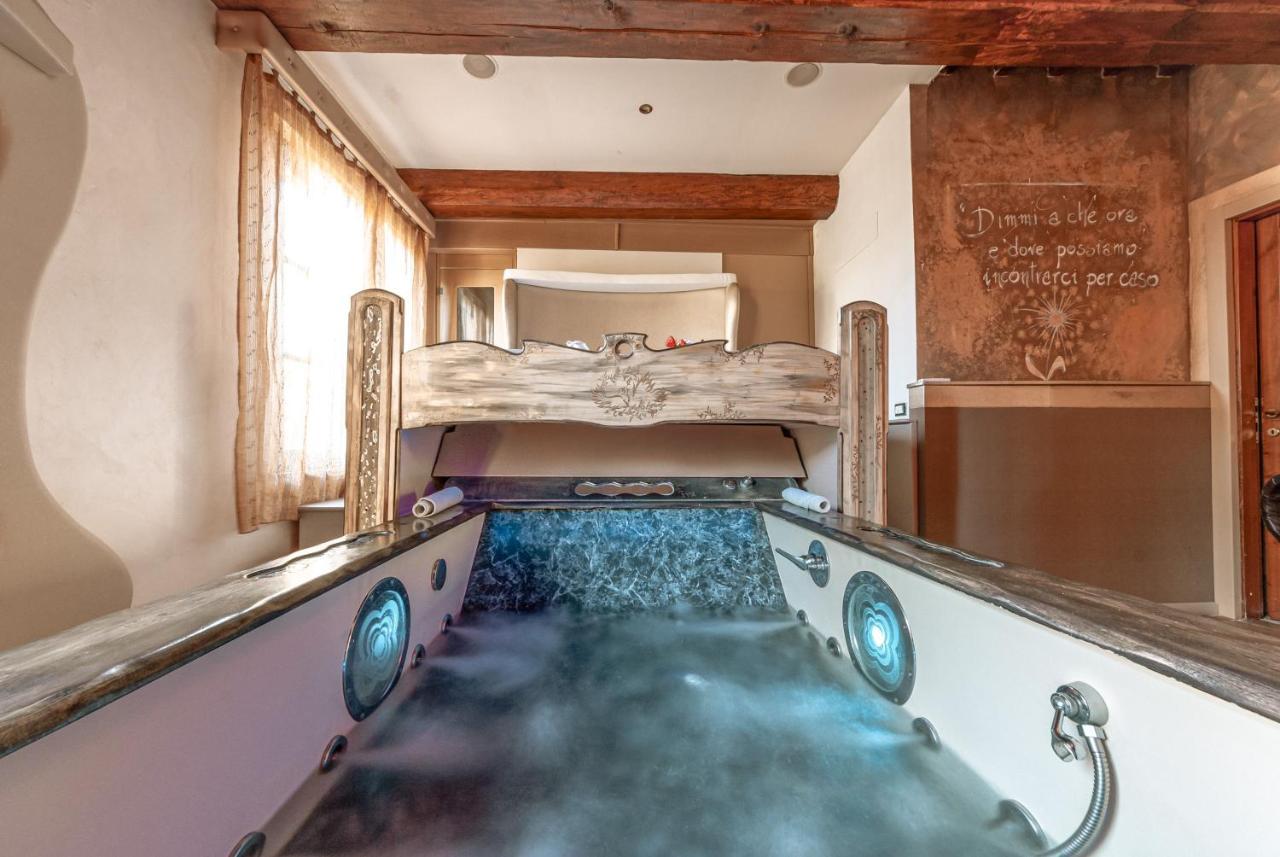 Bed and Breakfast Il Nido D'Amore - Lorenzana Colombaie Zewnętrze zdjęcie