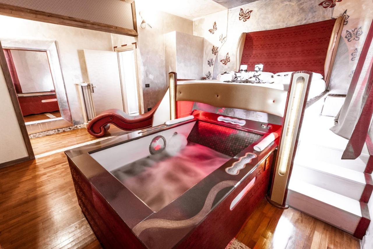 Bed and Breakfast Il Nido D'Amore - Lorenzana Colombaie Zewnętrze zdjęcie