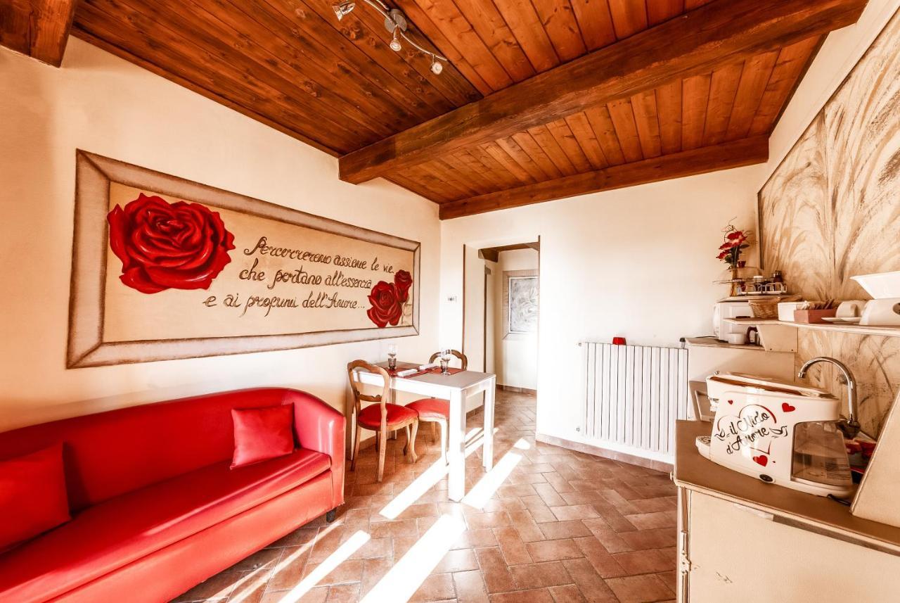 Bed and Breakfast Il Nido D'Amore - Lorenzana Colombaie Zewnętrze zdjęcie
