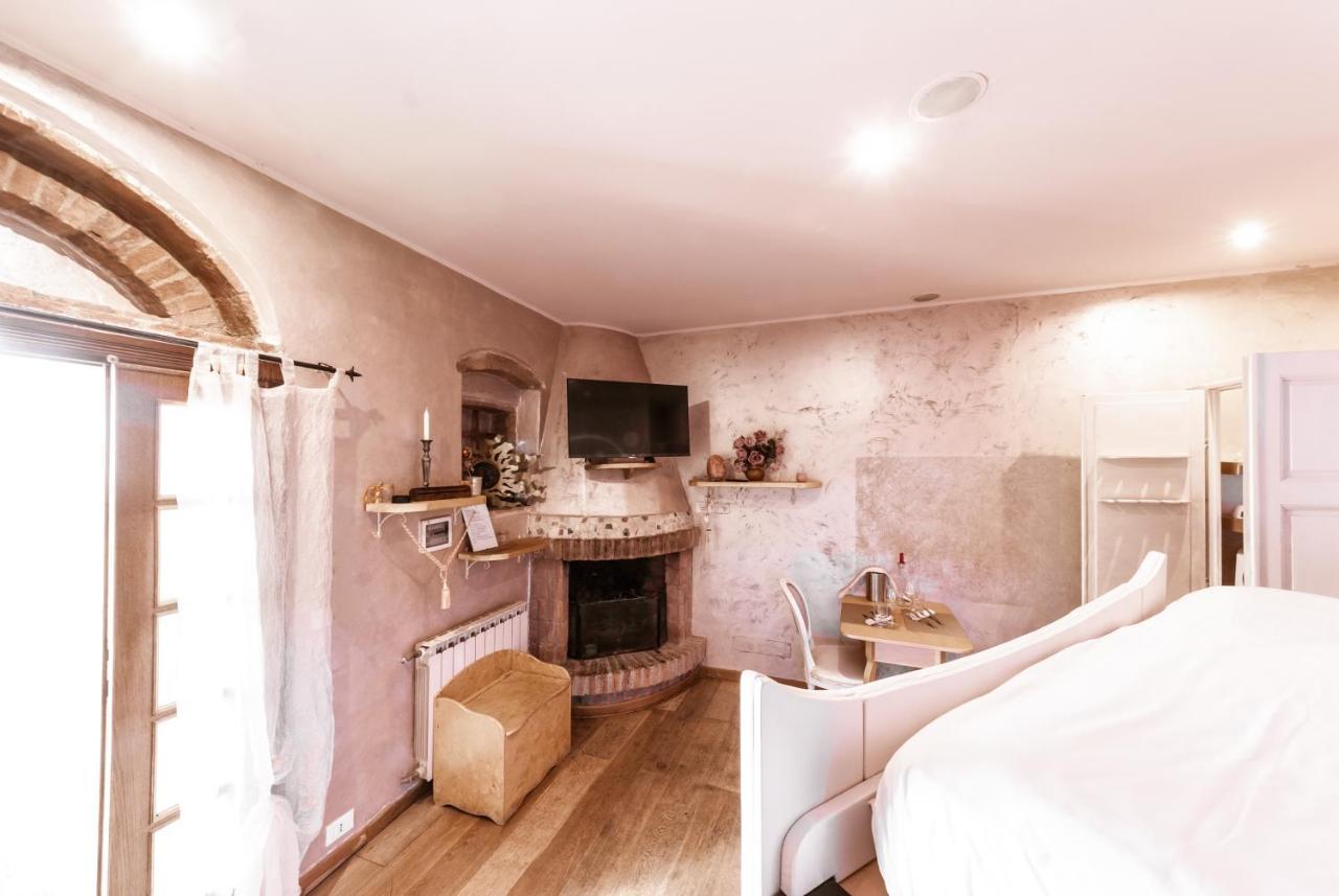 Bed and Breakfast Il Nido D'Amore - Lorenzana Colombaie Zewnętrze zdjęcie