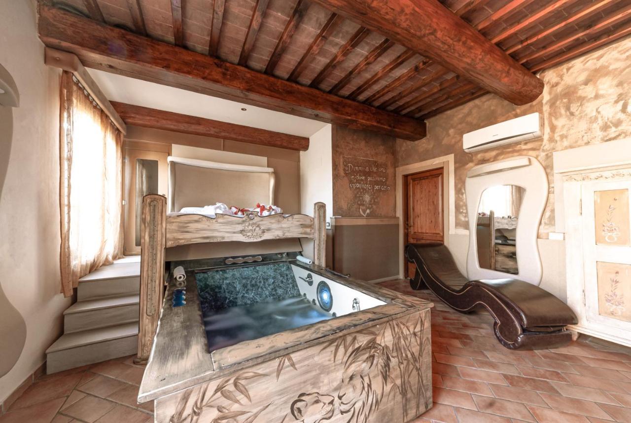 Bed and Breakfast Il Nido D'Amore - Lorenzana Colombaie Zewnętrze zdjęcie