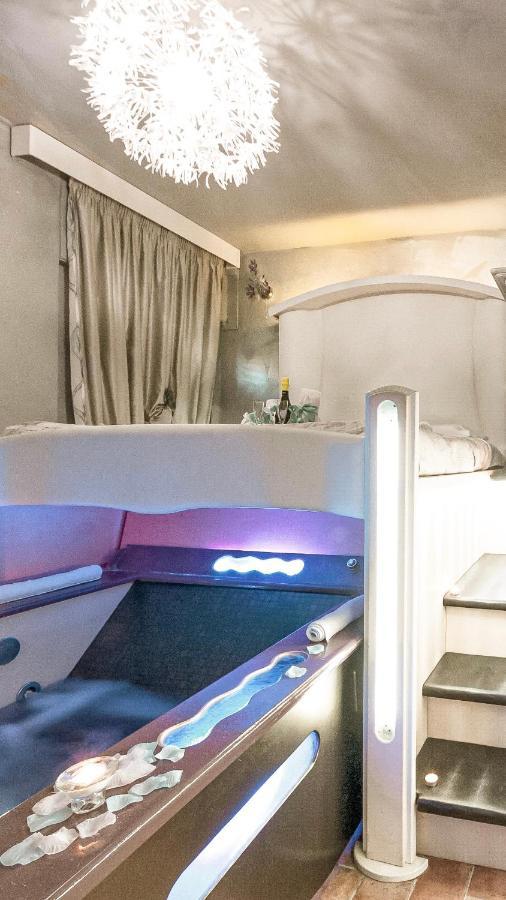 Bed and Breakfast Il Nido D'Amore - Lorenzana Colombaie Zewnętrze zdjęcie