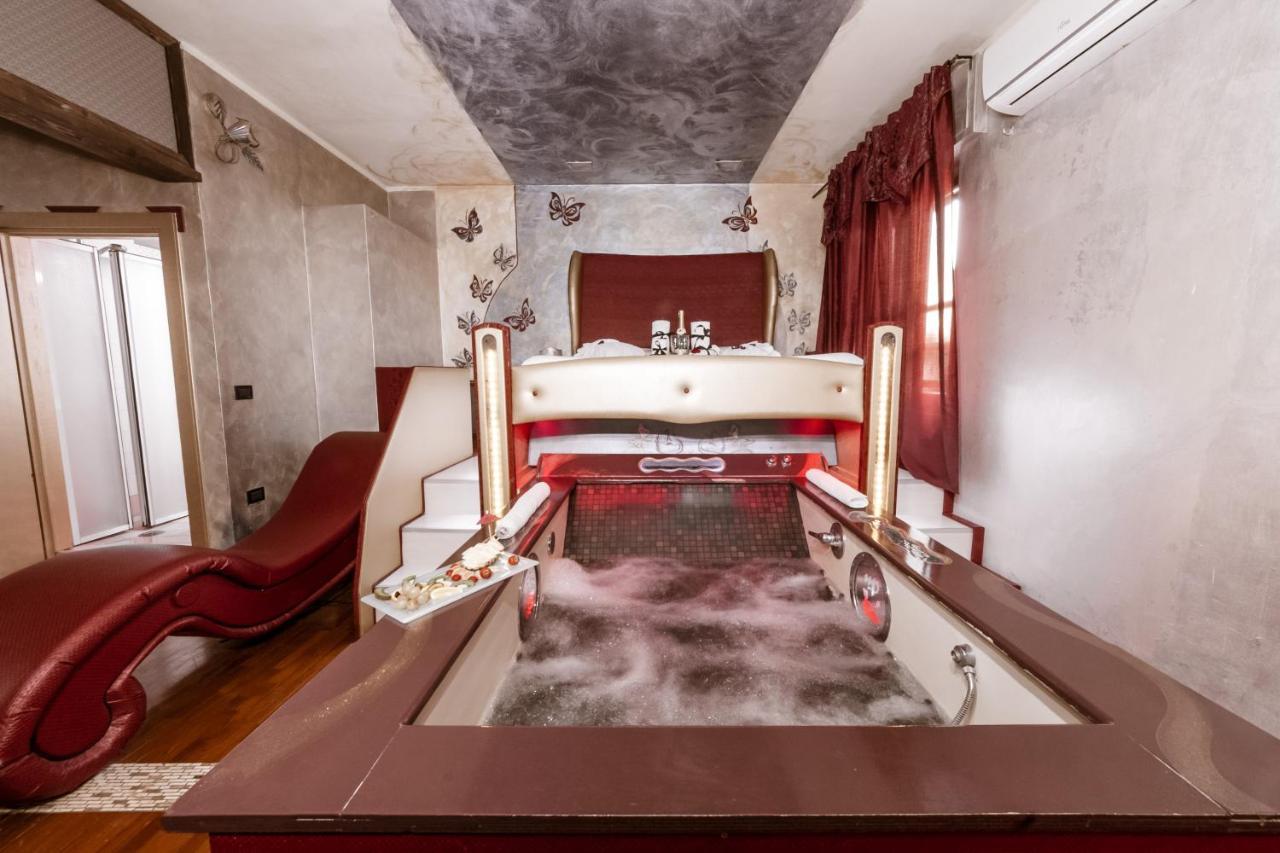 Bed and Breakfast Il Nido D'Amore - Lorenzana Colombaie Zewnętrze zdjęcie