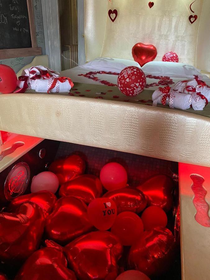 Bed and Breakfast Il Nido D'Amore - Lorenzana Colombaie Zewnętrze zdjęcie