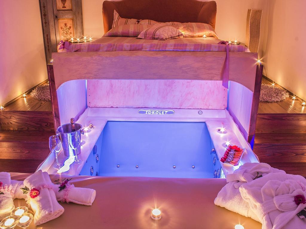 Bed and Breakfast Il Nido D'Amore - Lorenzana Colombaie Zewnętrze zdjęcie