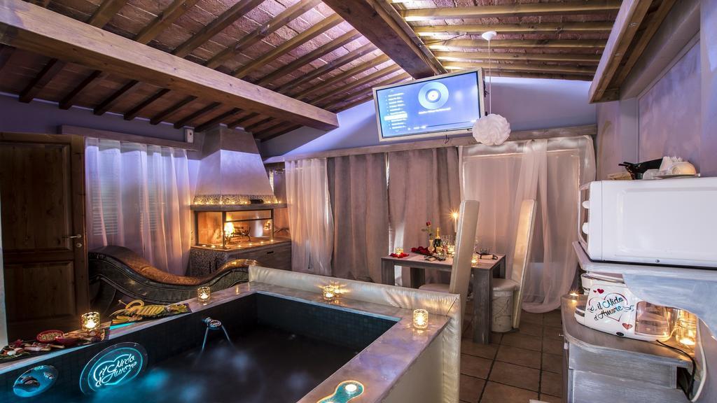 Bed and Breakfast Il Nido D'Amore - Lorenzana Colombaie Zewnętrze zdjęcie